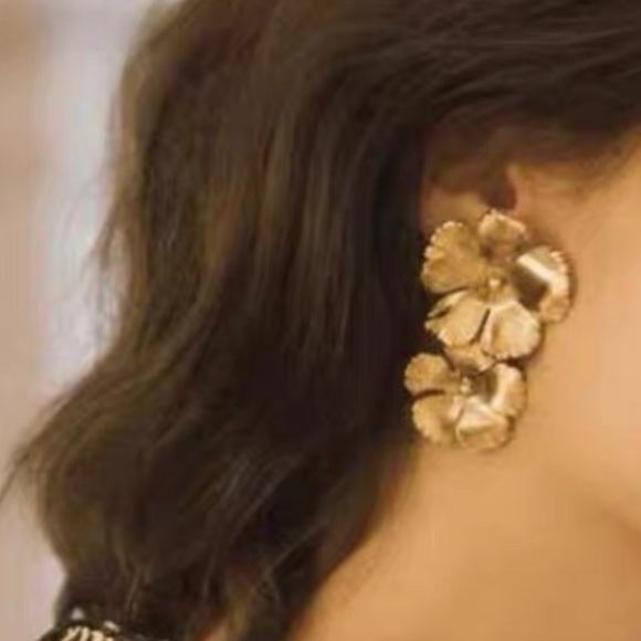 18k Gold Vermeil Flowers Earrings - Picture 5 of 5